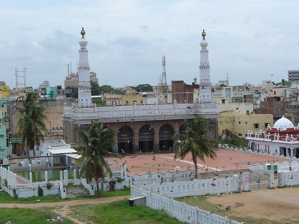 Wallajah Big Mosque (Photo: Wikimedia Commons contributors, CC BY-SA 4.0)